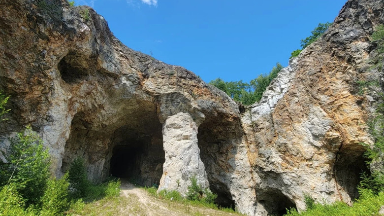 Ruggles Mine and it's pillar rock