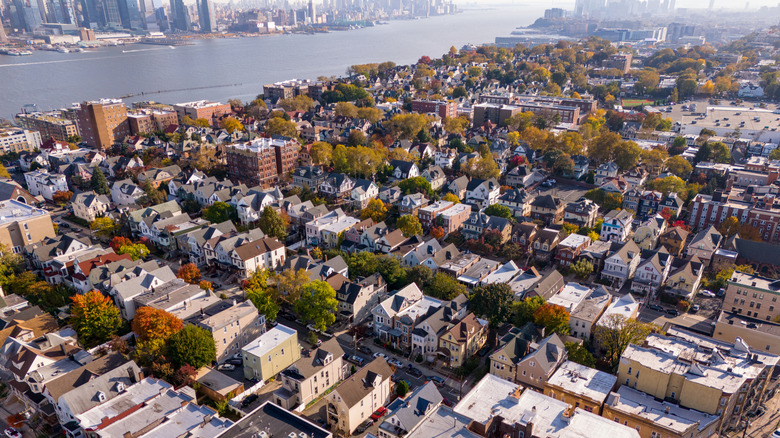 Union City, New Jersey, neighborhoods beside river