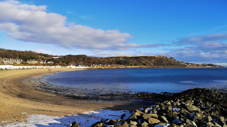 Burntisland Beach on a clear day.