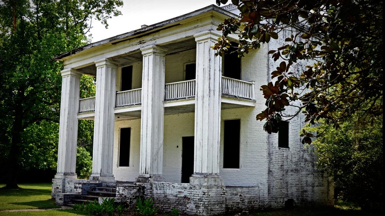 An abandoned house in Cahawba, Alabama