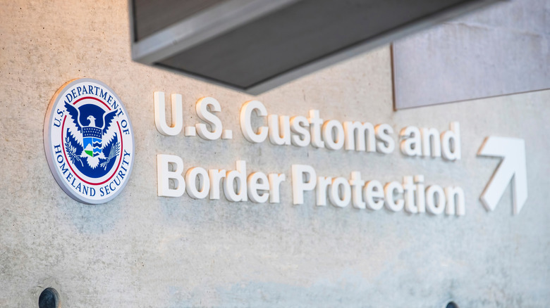 US customs sign