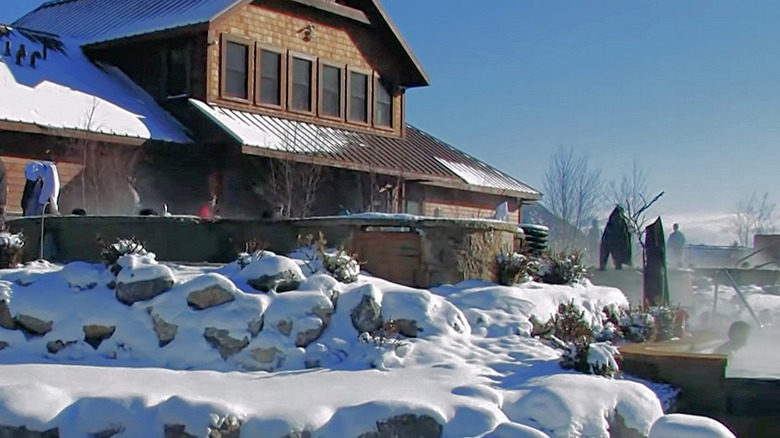 A winter scene at the Iron Mountain Hot Springs, Colorado