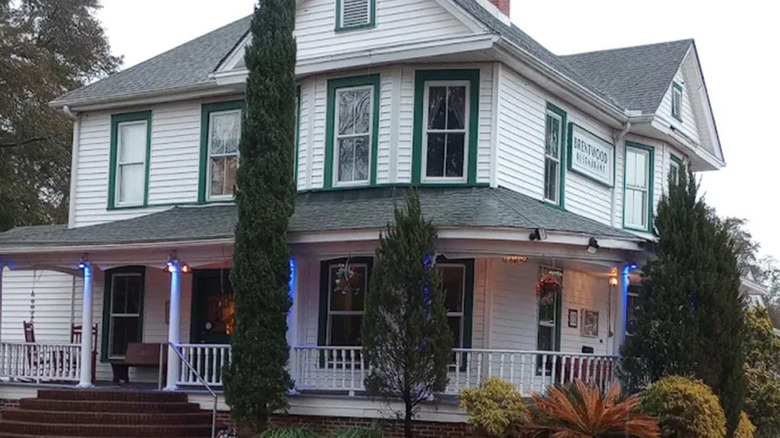 Exterior of The Brentwood Restaurant & Wine Bistro