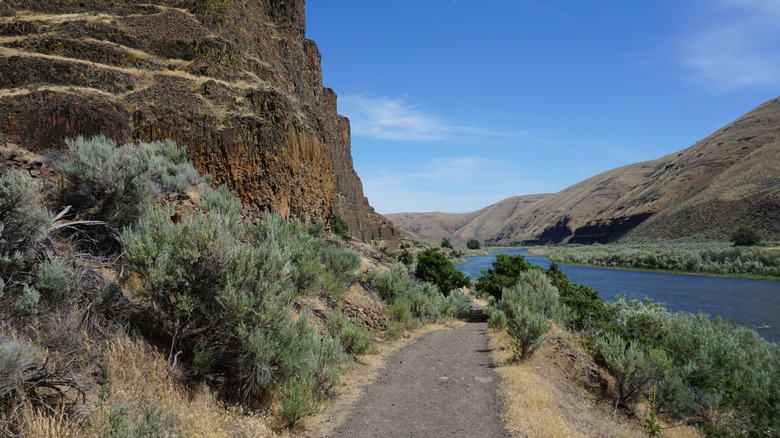 Pinnacles Trail in Cottonwood Canyon State Park, Oregon