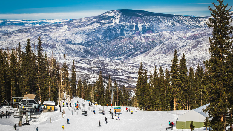 Skiiers on a ski slope in Aspen, Colorado