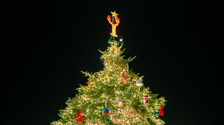 lobster christmas tree at kennebunkport maine