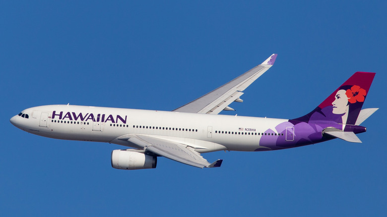 A Hawaiian Airlines plane mid-flight