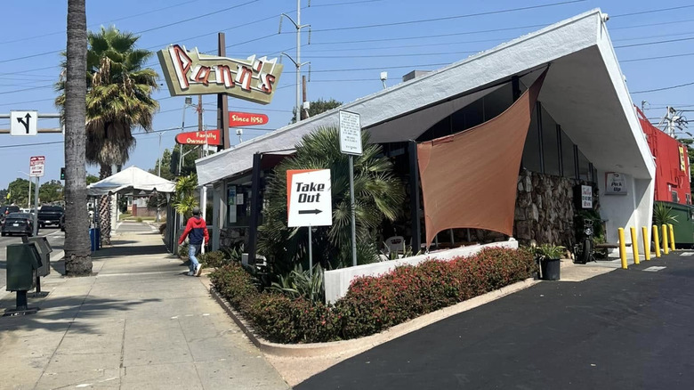 Exterior of Pann's Restaurant