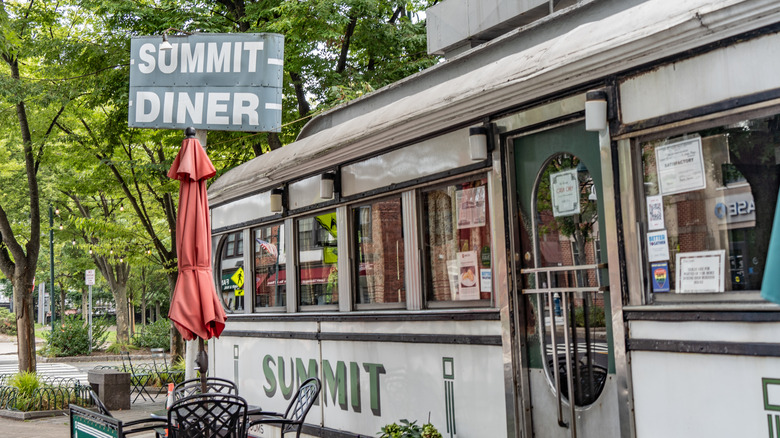 Exterior of the Summit Diner
