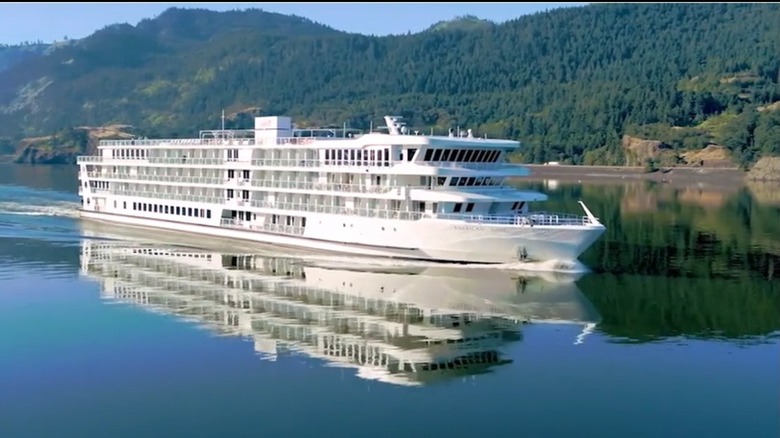 A river cruise travels past beautiful scenery on the Columbia and Snake rivers
