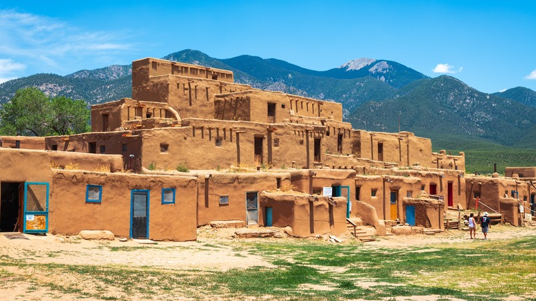 Taos Plaza with mountains in New Mexico