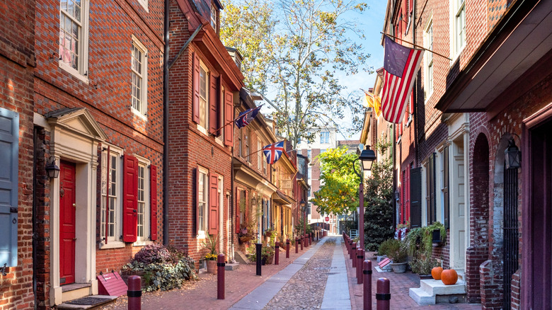 buildings in Elfreth's Alley