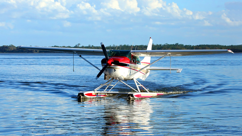 A sea plane in Tavares