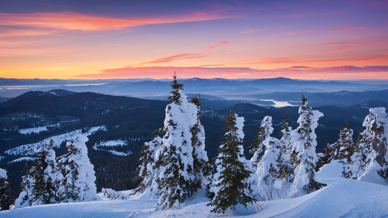 Sun rises over powder atop Mount Spokane in winter
