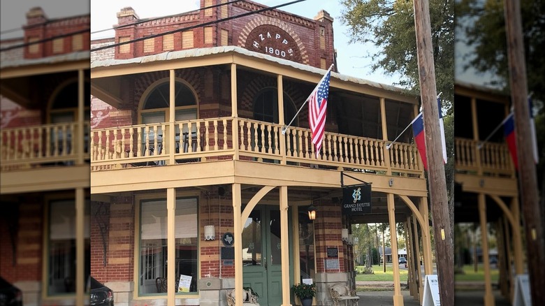 The exterior of the Grand Fayette Hotel