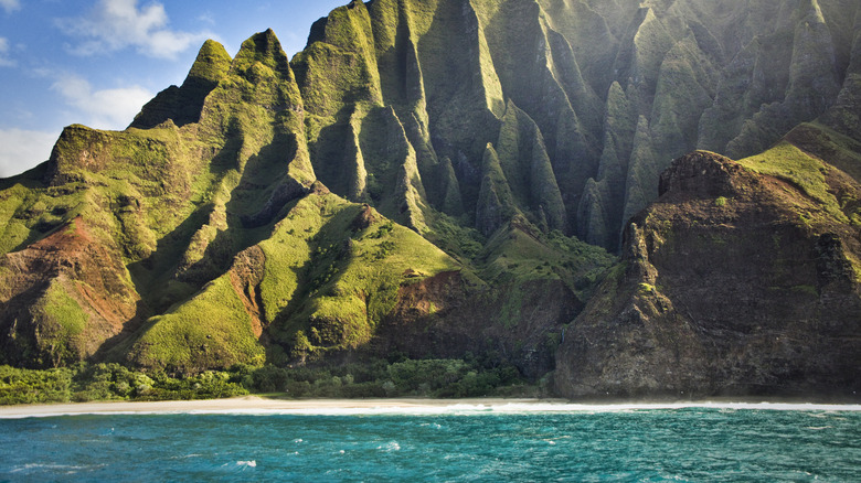Scenic view of the Na Pali Coast of Kauai, Hawaii.