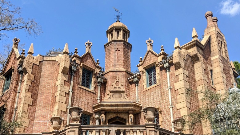Disney's Haunted Mansion ride