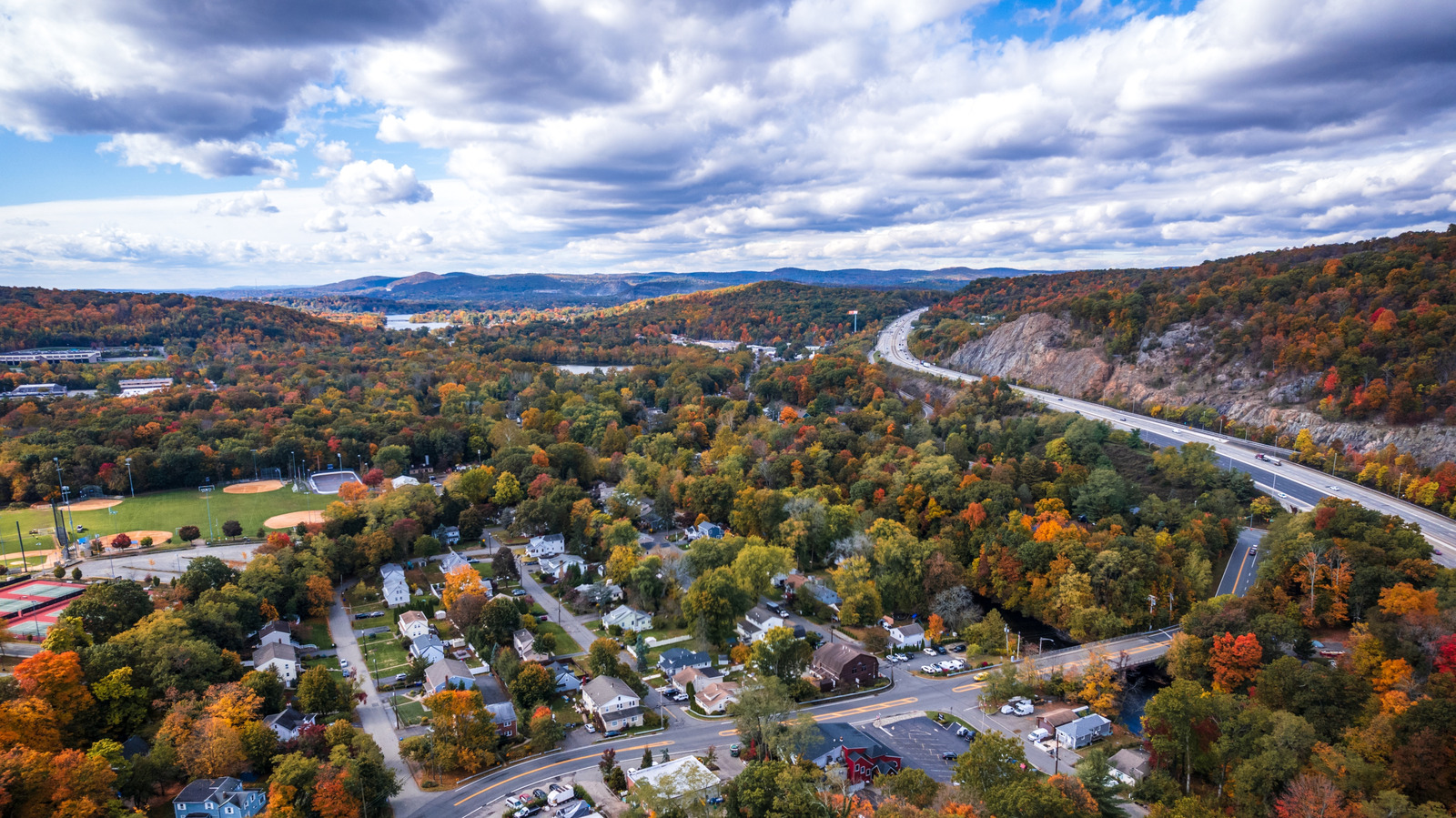 An Hour From NYC Is An Outdoorsy Town With Local Eats And Easy Access To Both The Big City And Mountains