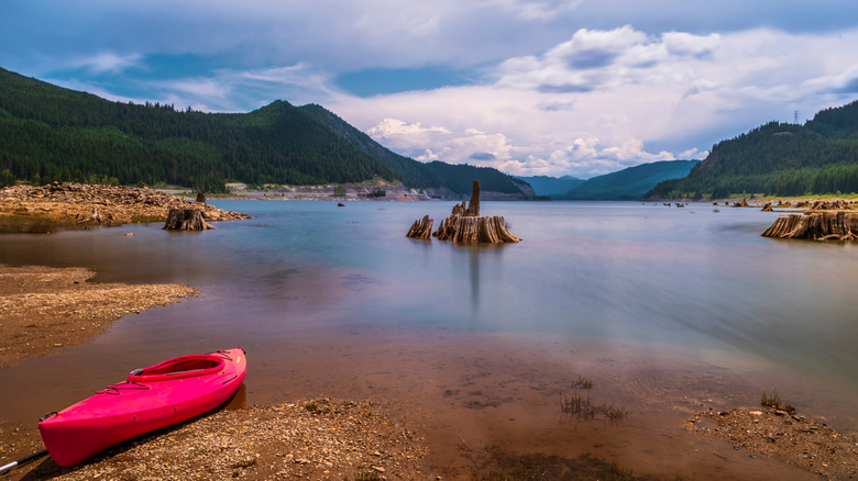 kayak on the shores of Lake Keechelus in Washington State