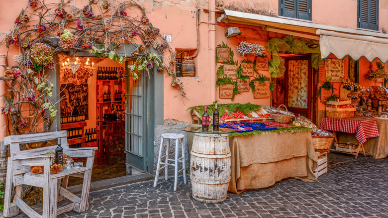 A local shop in Nemi selling strawberries