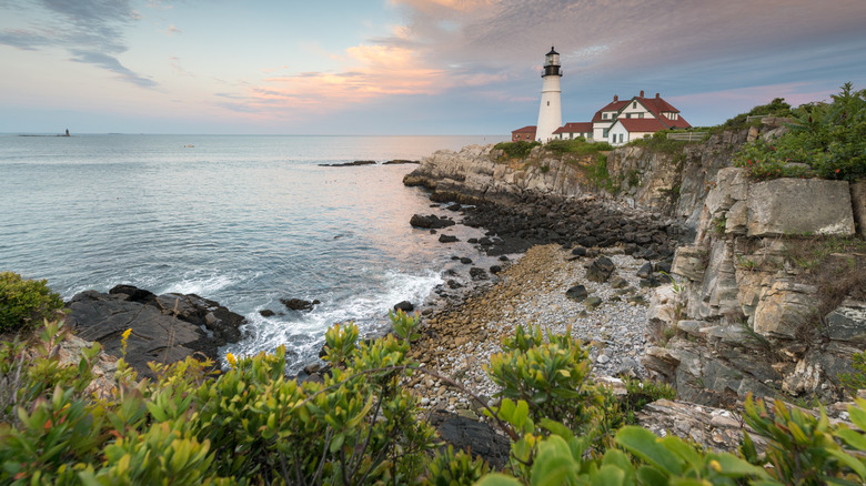 cliffside hiking trail near Cape Elizabeth's Portland Head Light lighthouse