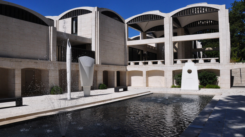 The reflecting pool at the Kreeger Museum