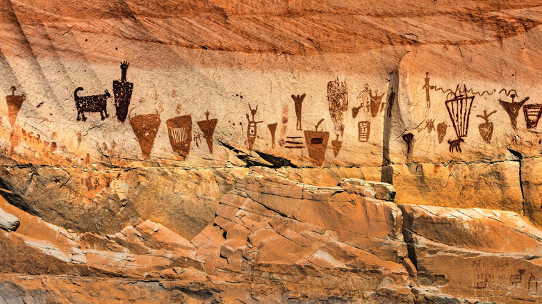 The Horseshoe Panel, a collection of ancient pictographs rock art near The Great Gallery in Horseshoe Canyon (formerly Barrier Canyon) in Canyonlands National Park, Utah, United States