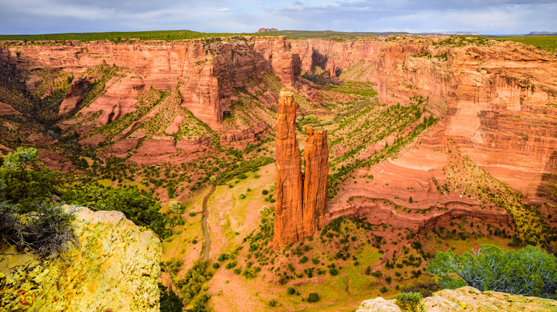 Spider Rock rises 800 feet from the floor of Canyon de Chelly