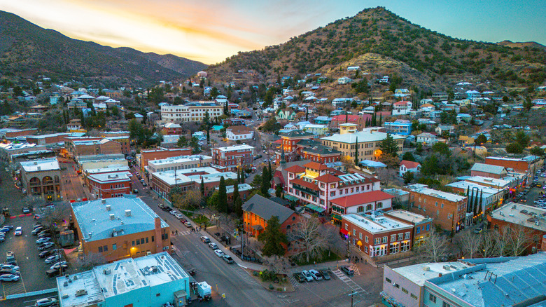 picture of the town of Bisbee, Arizona