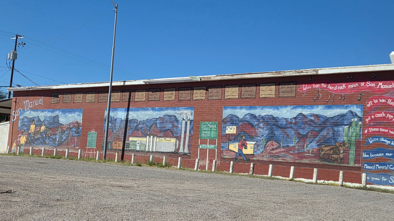 A mural in San Manuel, Arizona