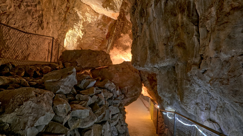 Inside the Grand Canyon Caverns