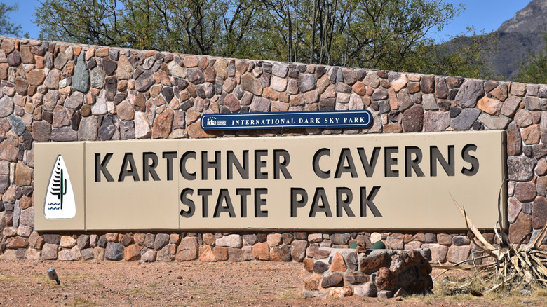 Kartchner Caverns State Park sign