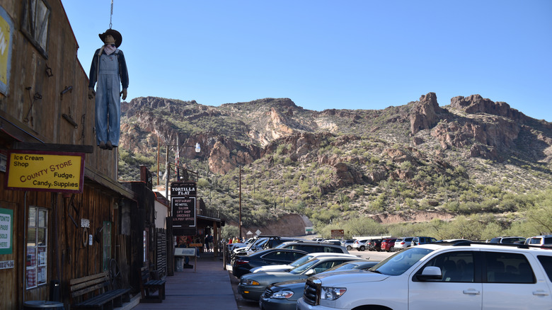 Stage coach stop along the Apache Trail (Arizona 88) circa 1904.