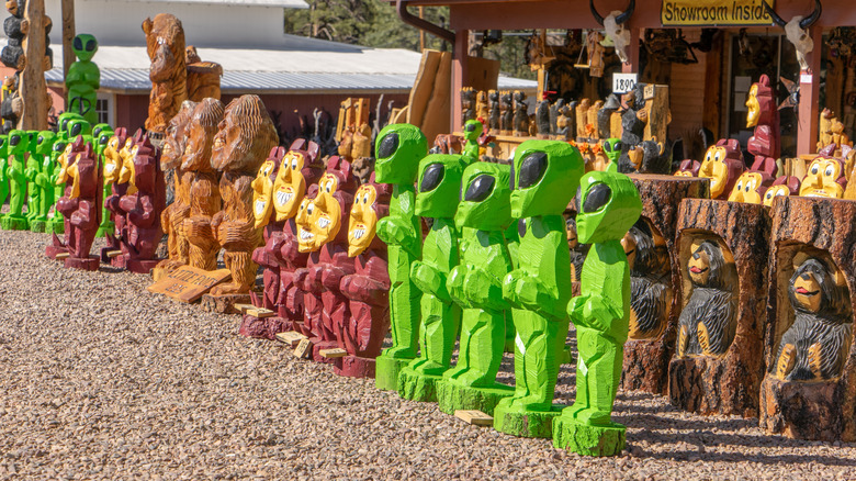 Alien statues in Arizona