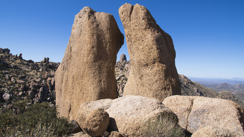 Rock formations on the Tom's Thumb trail in Arizona