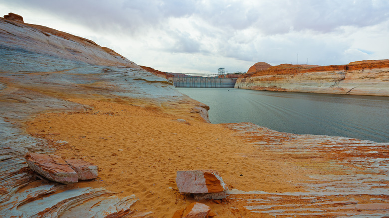 Sandy beach at the Chains in Lake Powell, Arizona