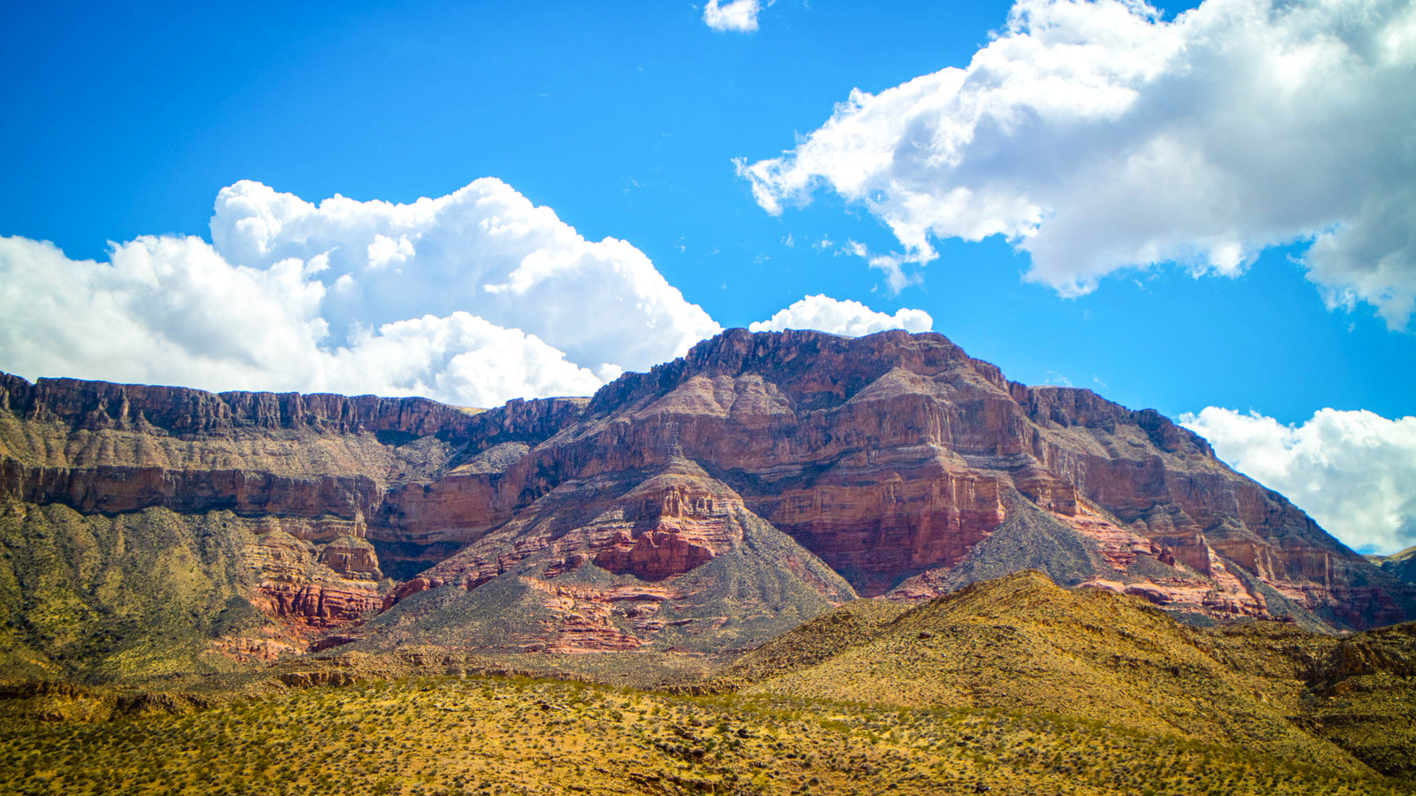 Arizona's Vividly Colored River Gorge Is Like A Mini Grand Canyon With Serene Camping