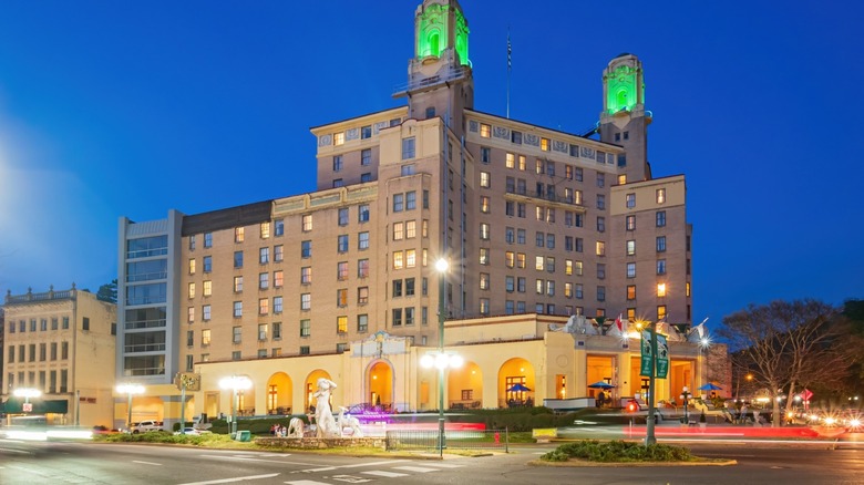 night view of arlington resort hotel & spa