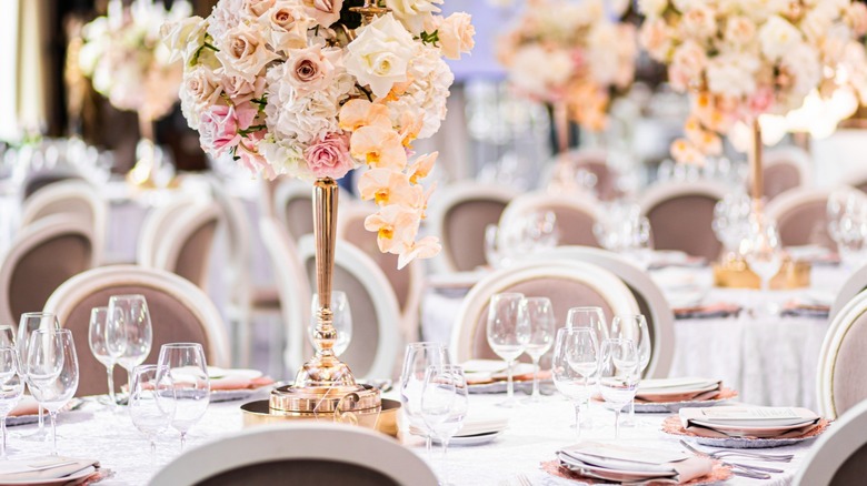 wedding table arrangements