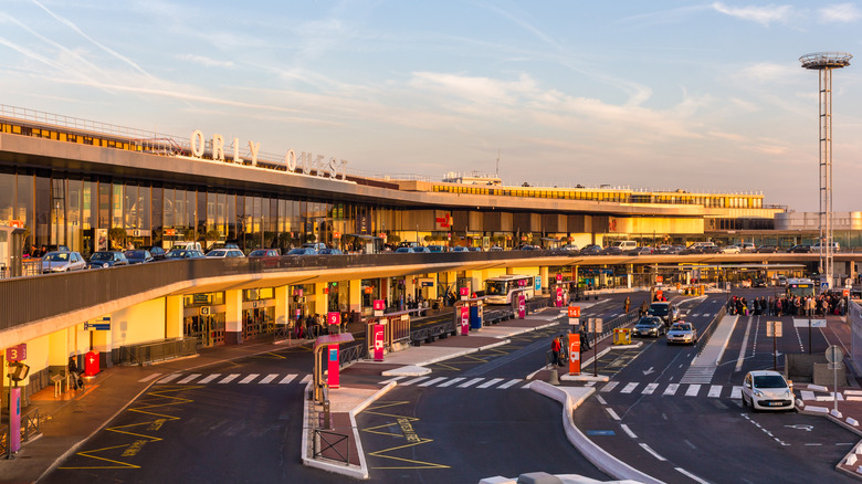 Paris-Orly in the fall