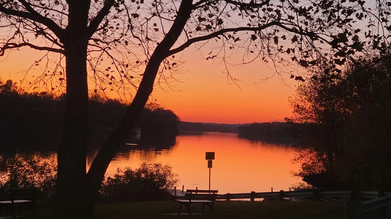 Sunset view of Ohio River from Belpre's boat ramp