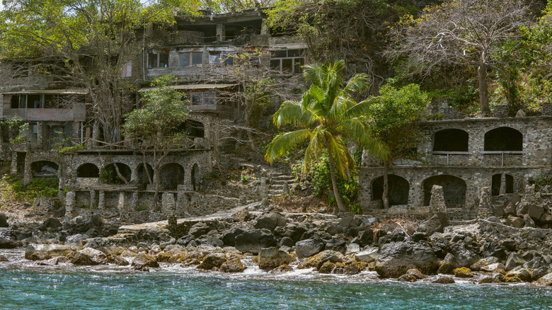 Moonhole homes on Bequia