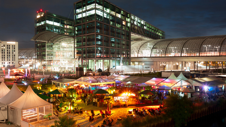 A Berlin nightclub overlooked by a train station