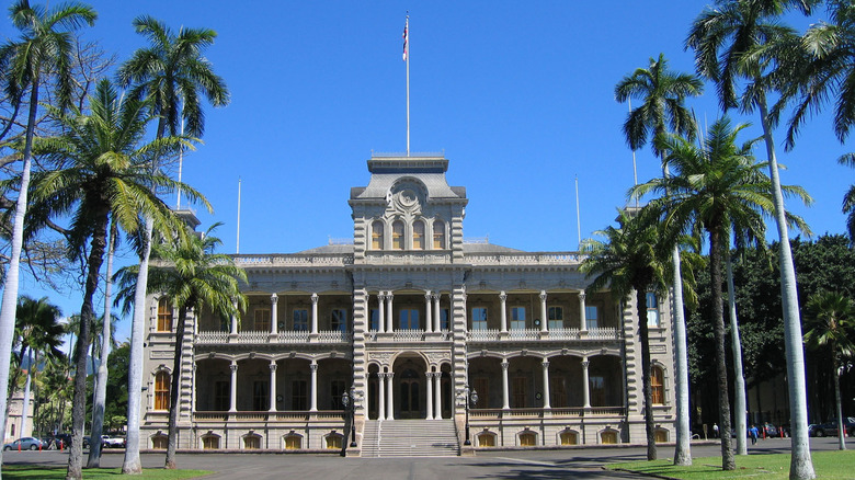 Exterior view of the Iolani Palace in Honolulu