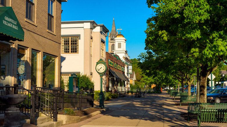 Path and buildings along Broadway Ave in Granville, Ohio