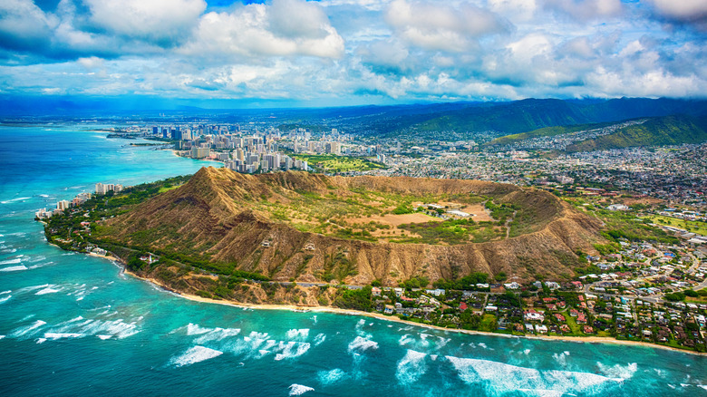 Diamond Head crater with Honolulu in the background