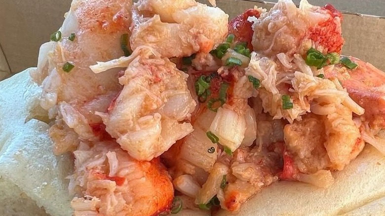 The brown butter lobster roll