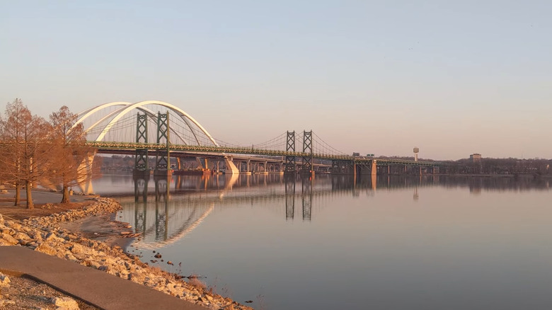 View of a bridge over the Mississippi River in the Quad Cities, near Bettendorf