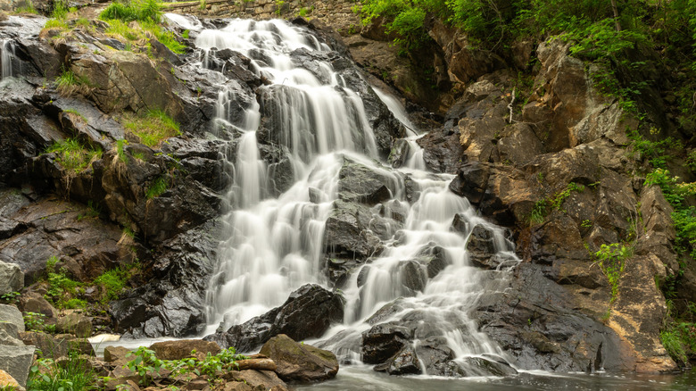 Antietam Lake falls
