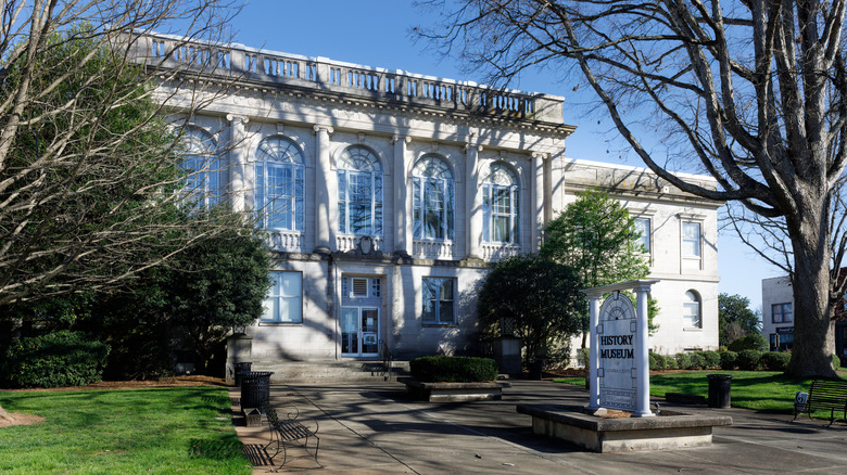 The historic facade of the Catawaba County Courthouse in Newton, which houses the city's history museum.